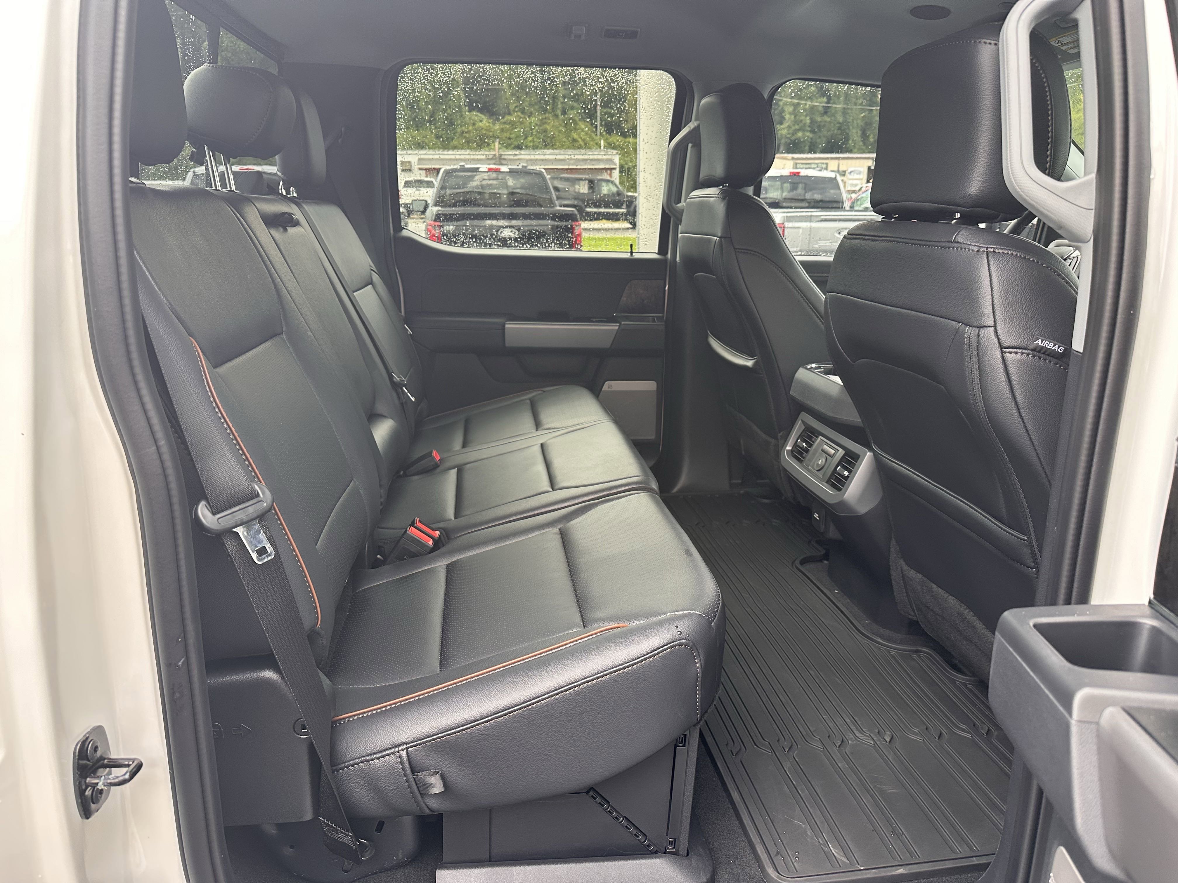 2025 Ford F-250 Lariat photo 4