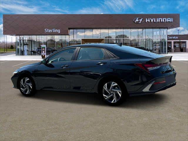 2025 Hyundai Elantra SEL Sport photo 2