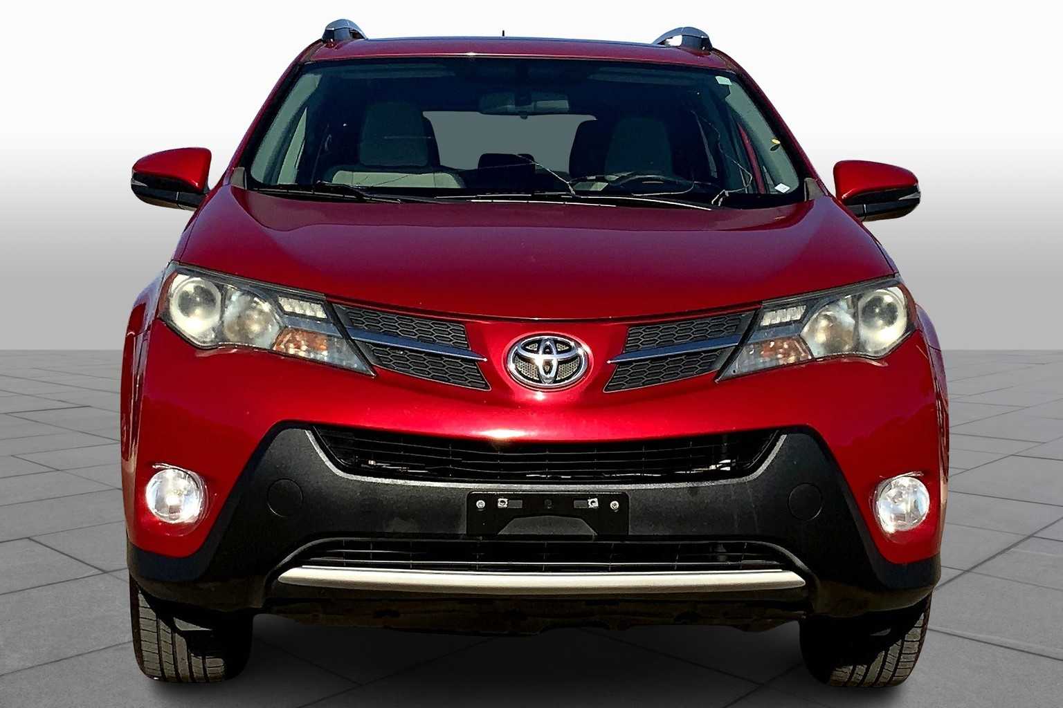 2014 Toyota RAV4 XLE photo 3