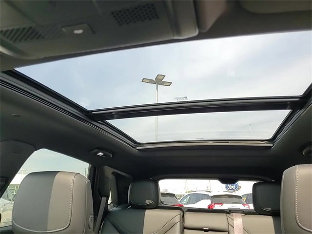 Used 2024 Stellar Black Metallic Cadillac Premium Luxury image 21