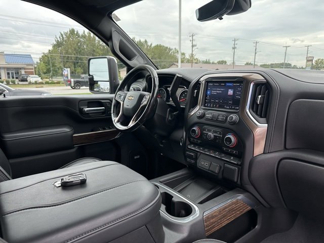 2023 Chevrolet Silverado 2500HD High Country photo 9