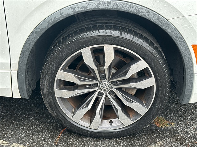 2020 Volkswagen Tiguan SEL Premium R-Line photo 3