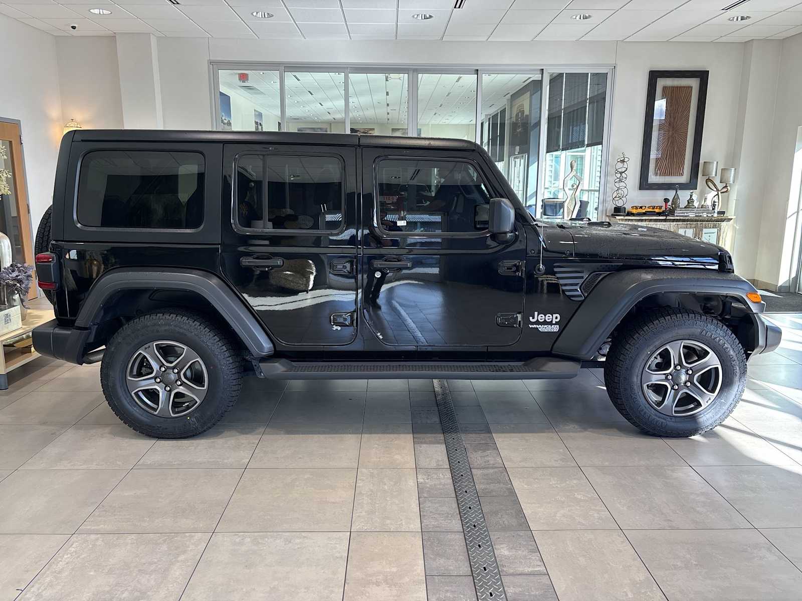 2019 Jeep Wrangler Unlimited Sport S photo 2