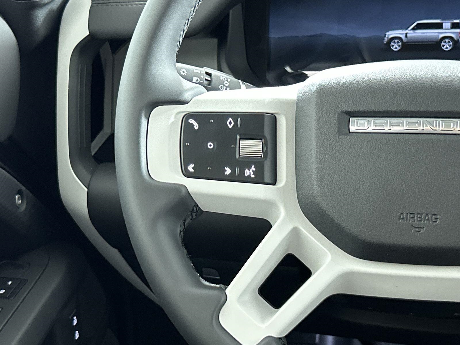 2025 Land Rover Defender 110 S photo 12