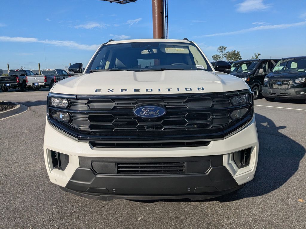 2025 Ford Expedition photo 9