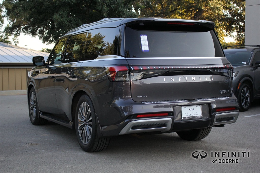2026 Infiniti QX80 Luxe photo 3