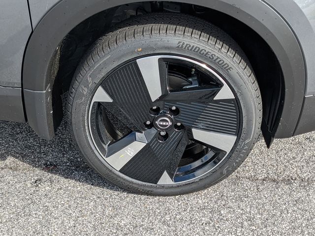 2025 Nissan Kicks SR photo 9