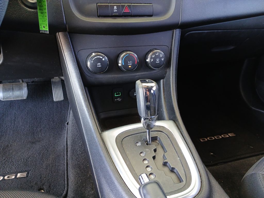2013 Dodge Avenger SE photo 15