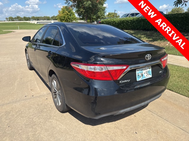 2017 Toyota Camry SE photo 4