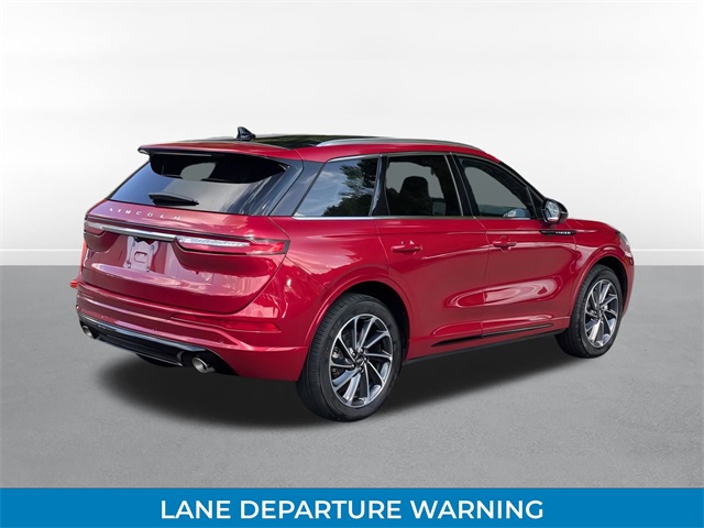 2023 Lincoln Corsair Grand Touring photo 3