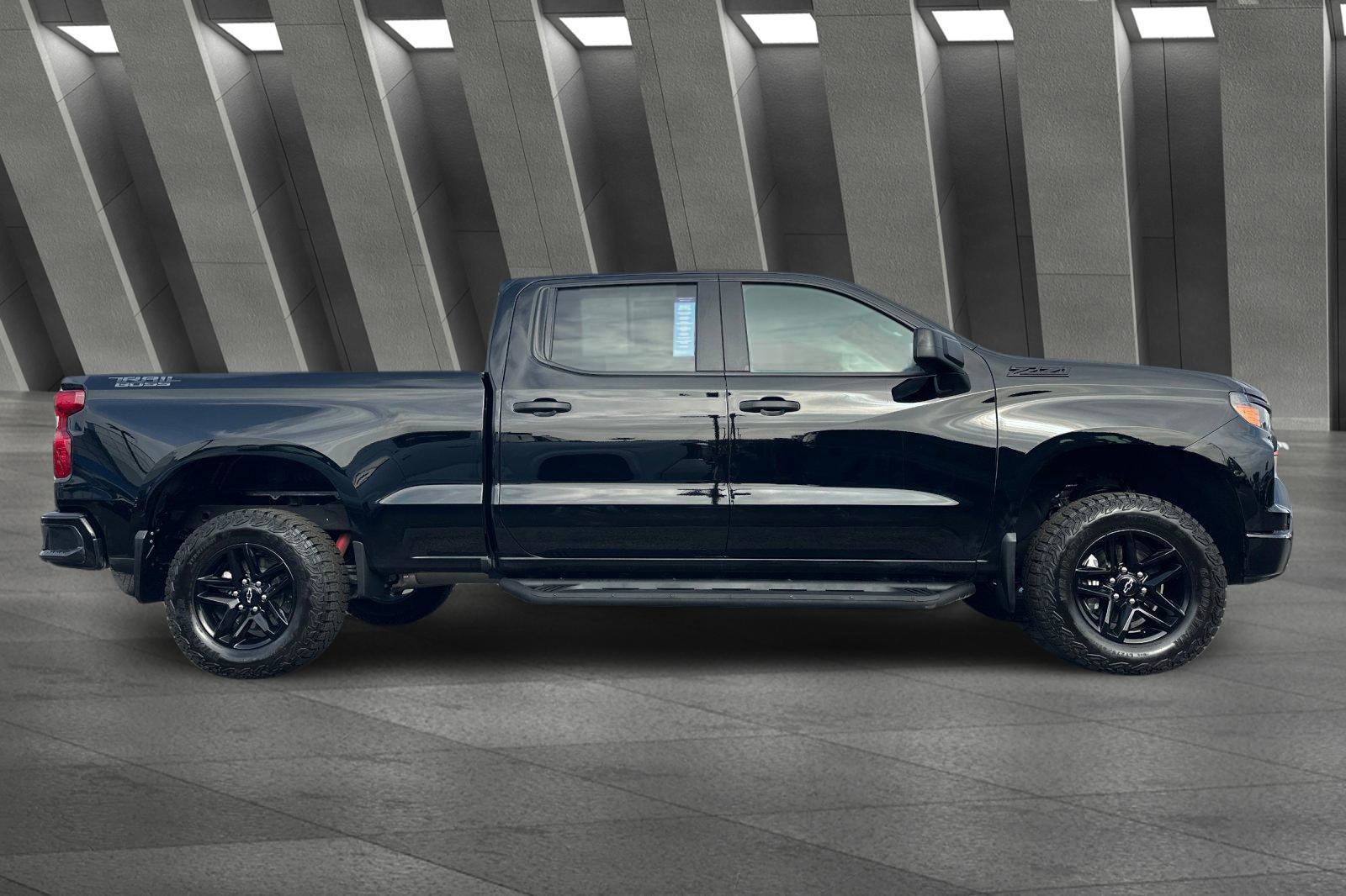 2025 Chevrolet Silverado 1500 Custom Trail Boss photo 3