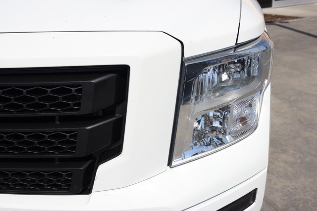2023 Nissan Titan SV photo 9