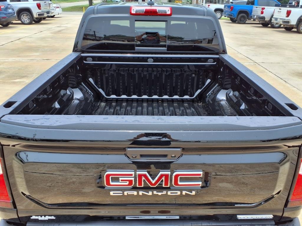 New 2025 Onyx Black GMC Elevation image 11
