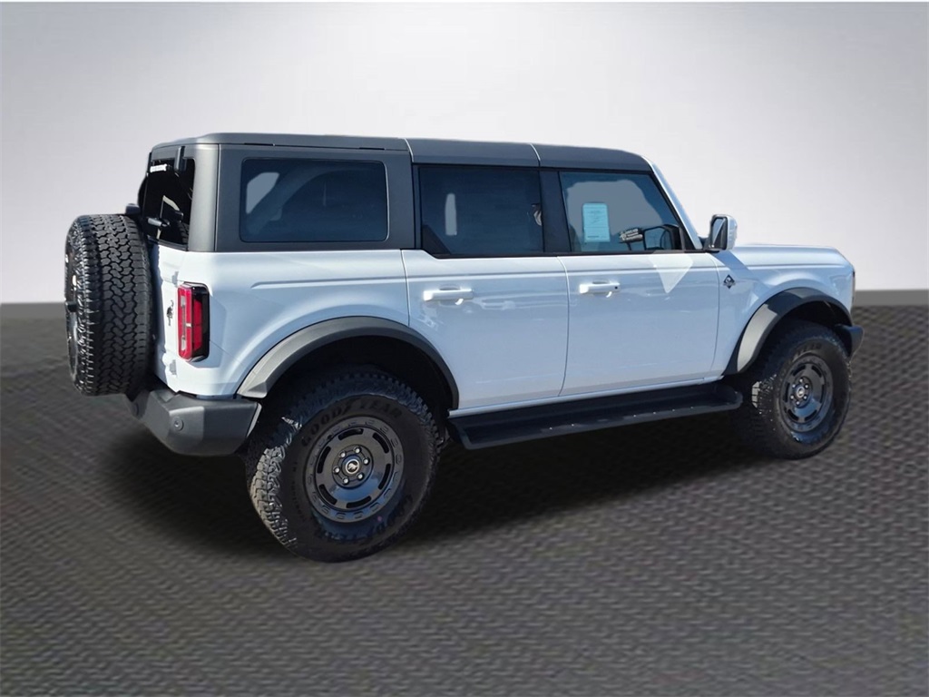 2025 Ford Bronco Outer Banks photo 4