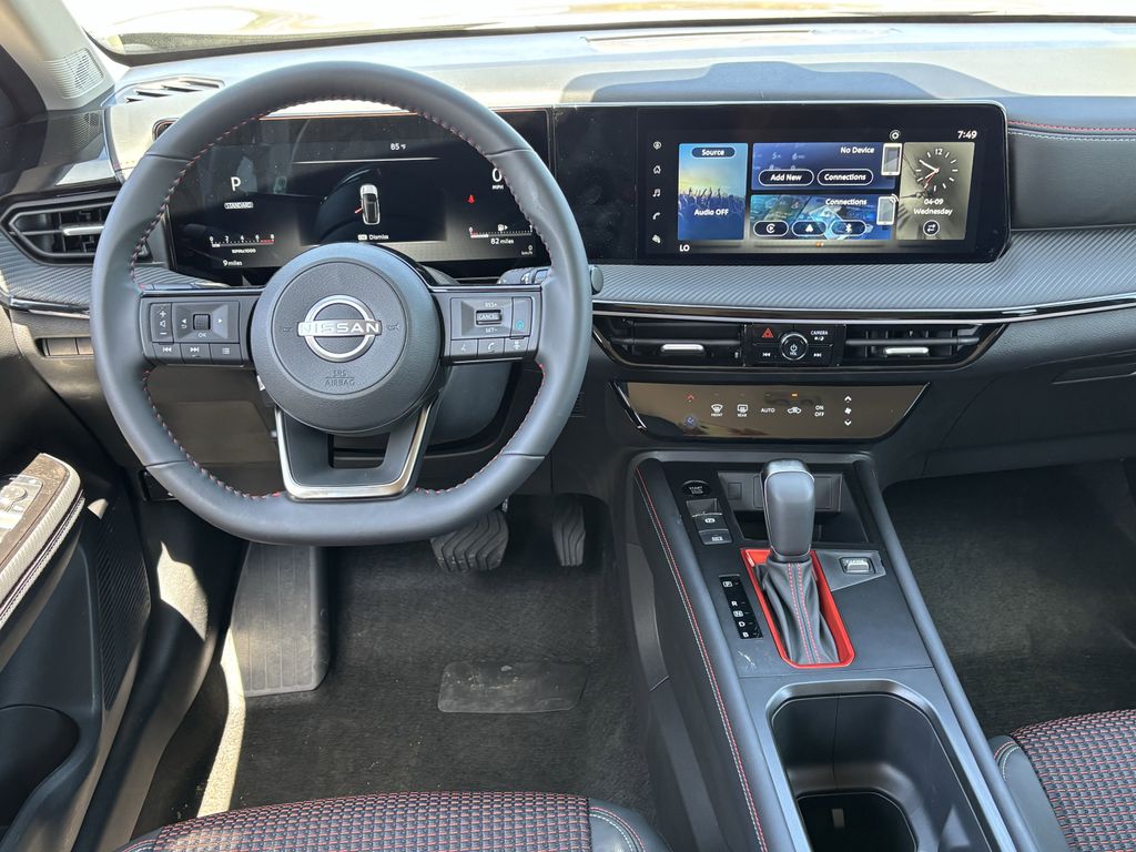 2025 Nissan Kicks SR photo 9