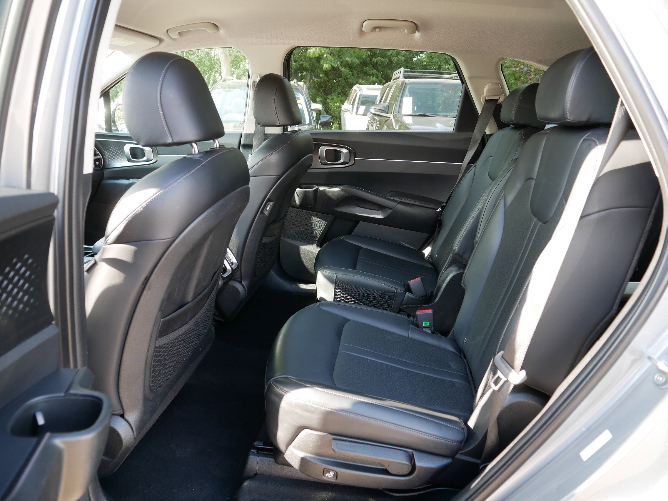 2022 Kia Sorento Hybrid S photo 28