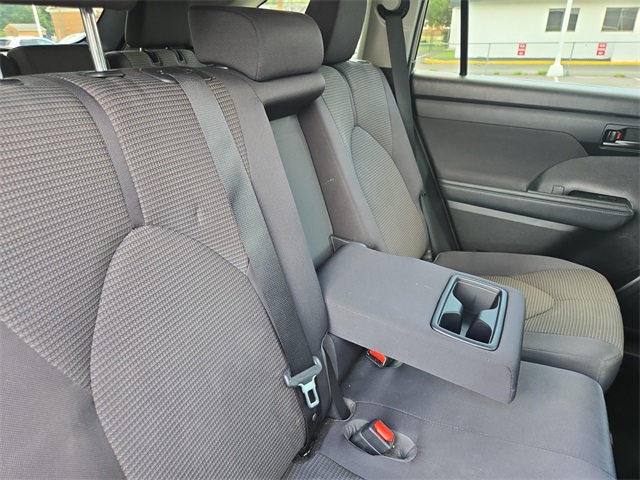 2021 Toyota Highlander L photo 15