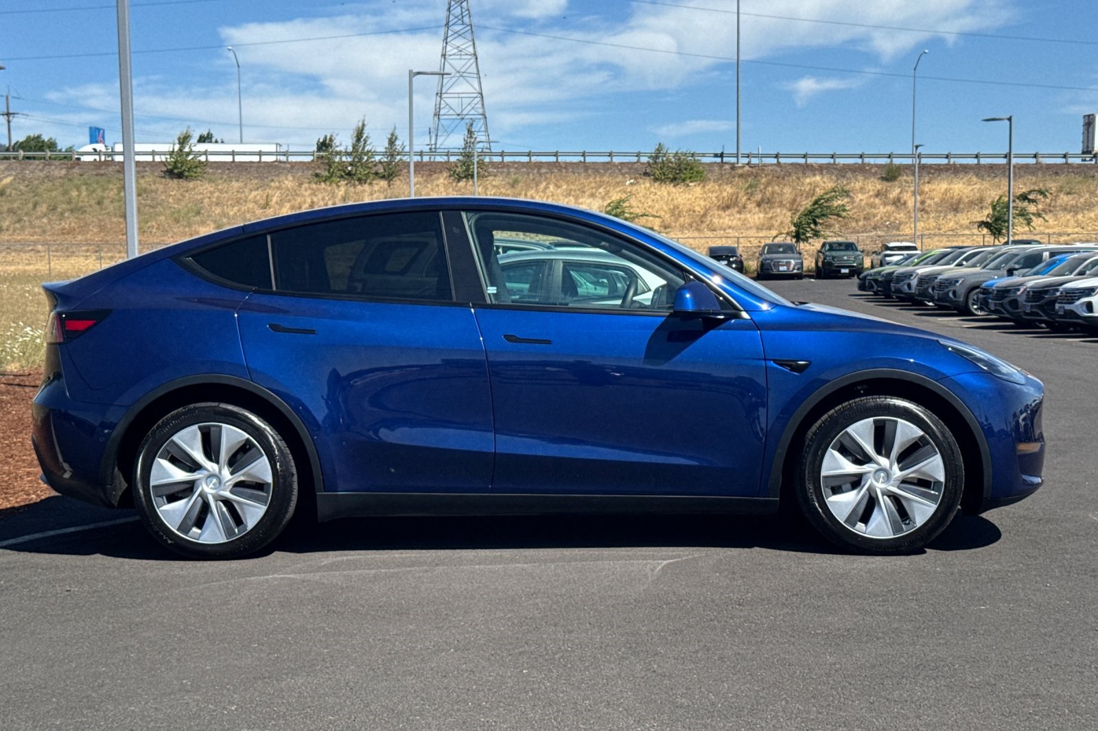 Used 2020 Tesla Model Y Long Range with VIN 5YJYGDEE1LF031788 for sale in Eugene, OR