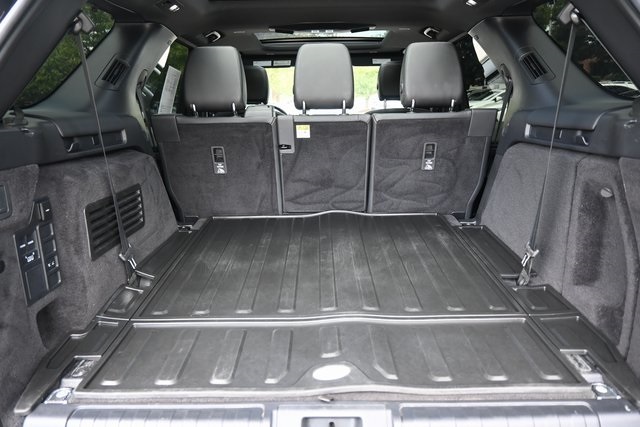 2023 Land Rover Discovery S R-Dynamic photo 6