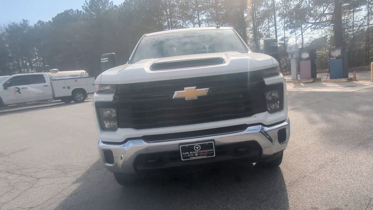 2024 Chevrolet Silverado 2500HD photo 2