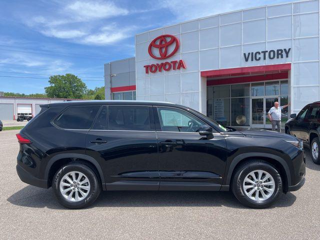 2024 Toyota Grand Highlander XLE photo 3