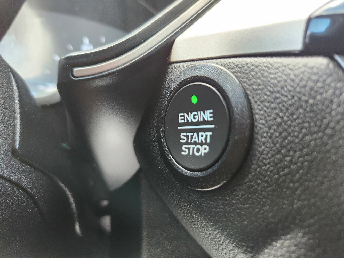 2022 Ford Escape SEL photo 22