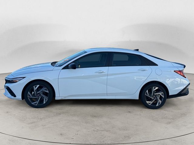 2025 Hyundai Elantra Hybrid SEL Sport photo 2