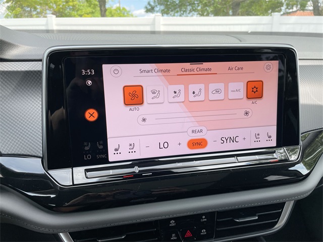 2025 Volkswagen Atlas Peak Edition SE Technology photo 37