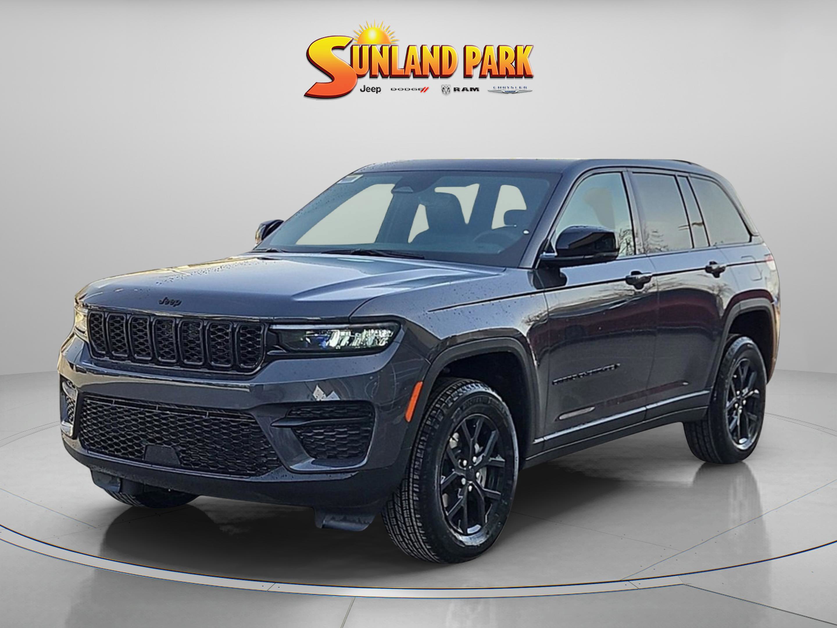 2025 Jeep Grand Cherokee Altitude X photo 2