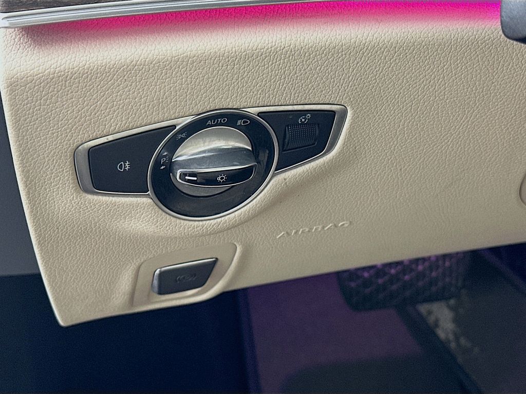 2018 Mercedes Benz E 300 photo 10