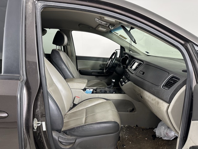 2017 Kia Sedona LX photo 15