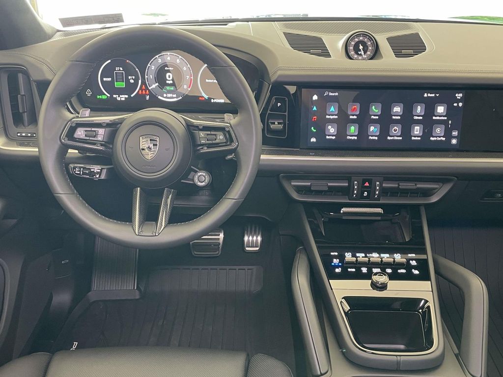 2025 Porsche Cayenne Turbo E-Hybrid photo 26