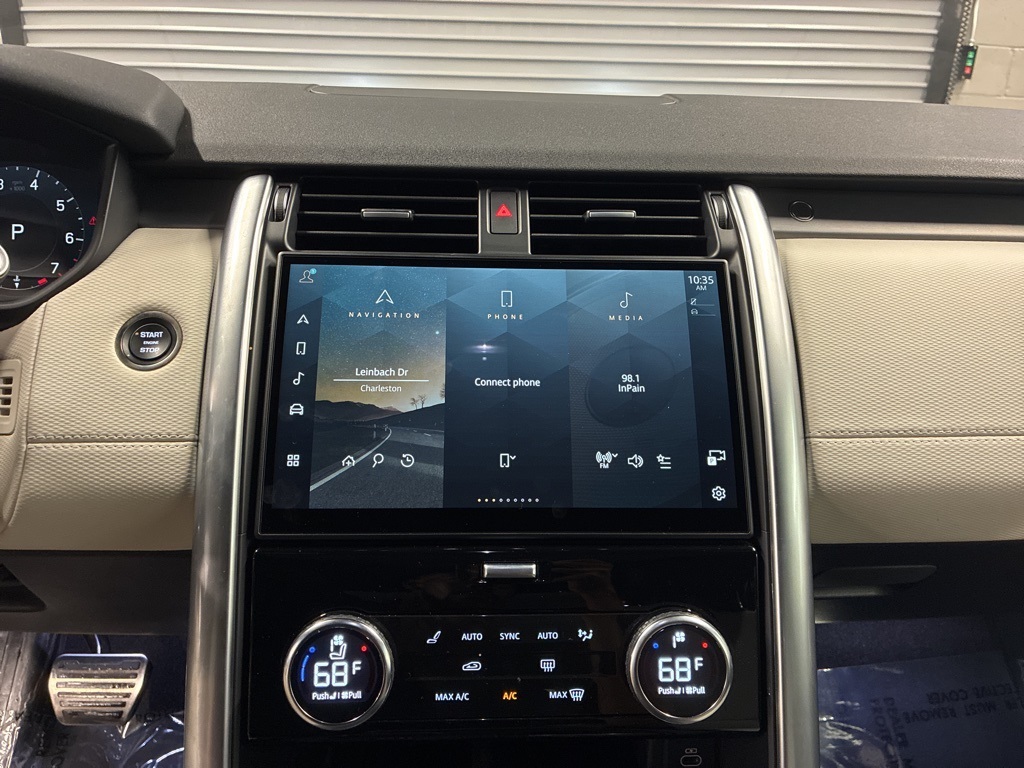 2024 Land Rover Discovery SE photo 19