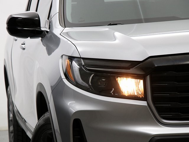 2021 Honda Ridgeline Sport photo 4