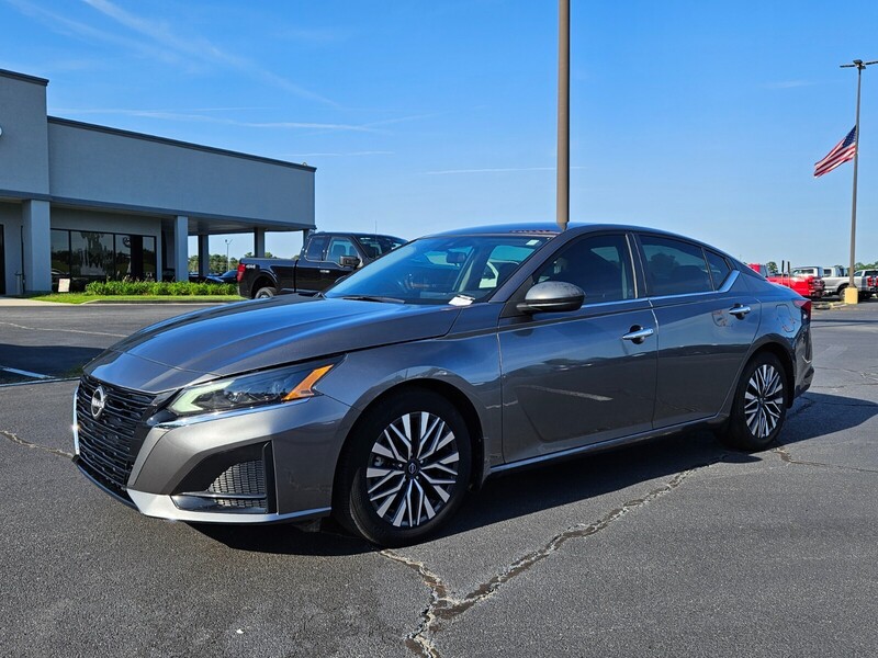 2024 Nissan Altima 2.5 SV photo 3