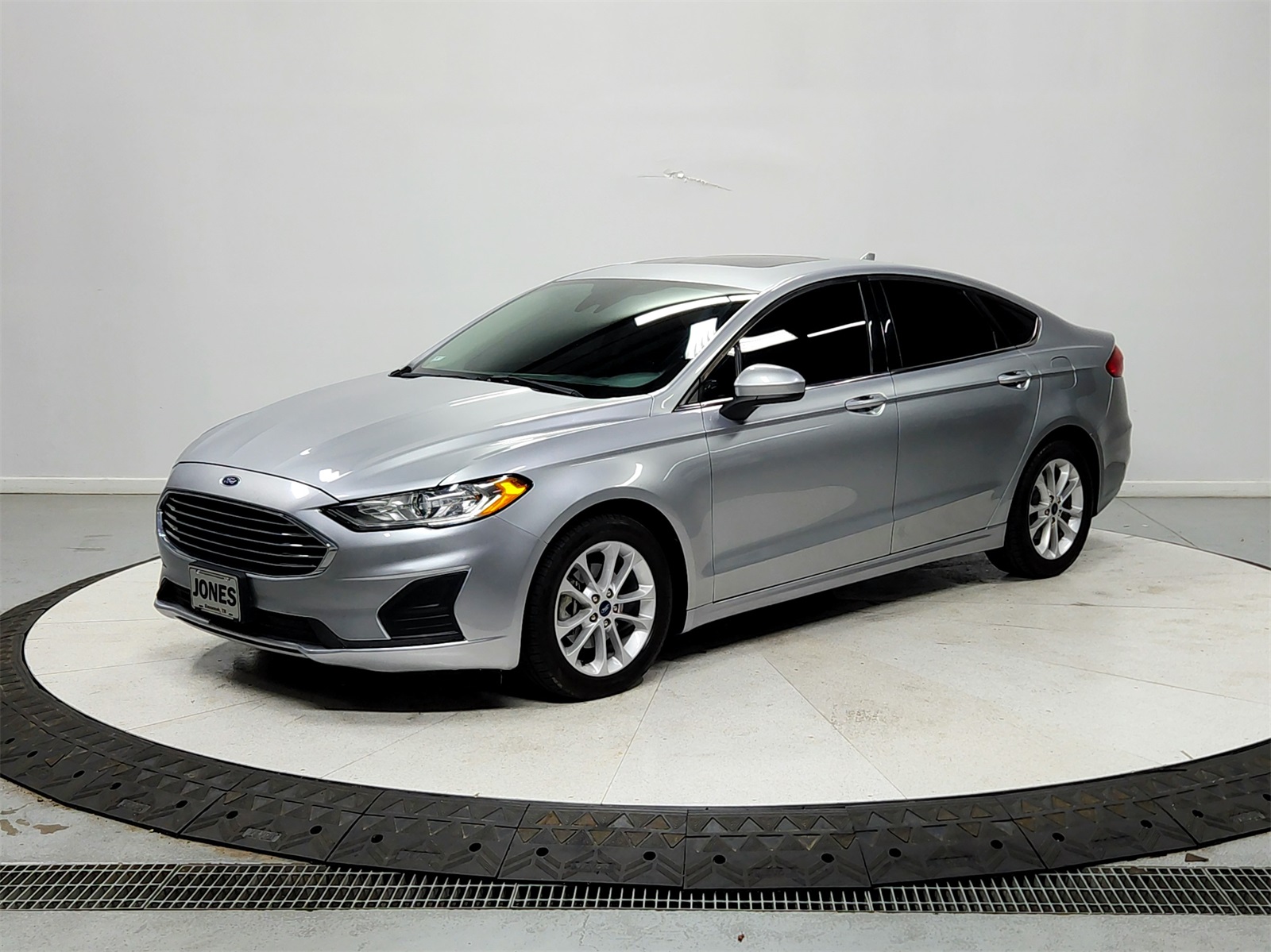 2020 Ford Fusion SE photo 3