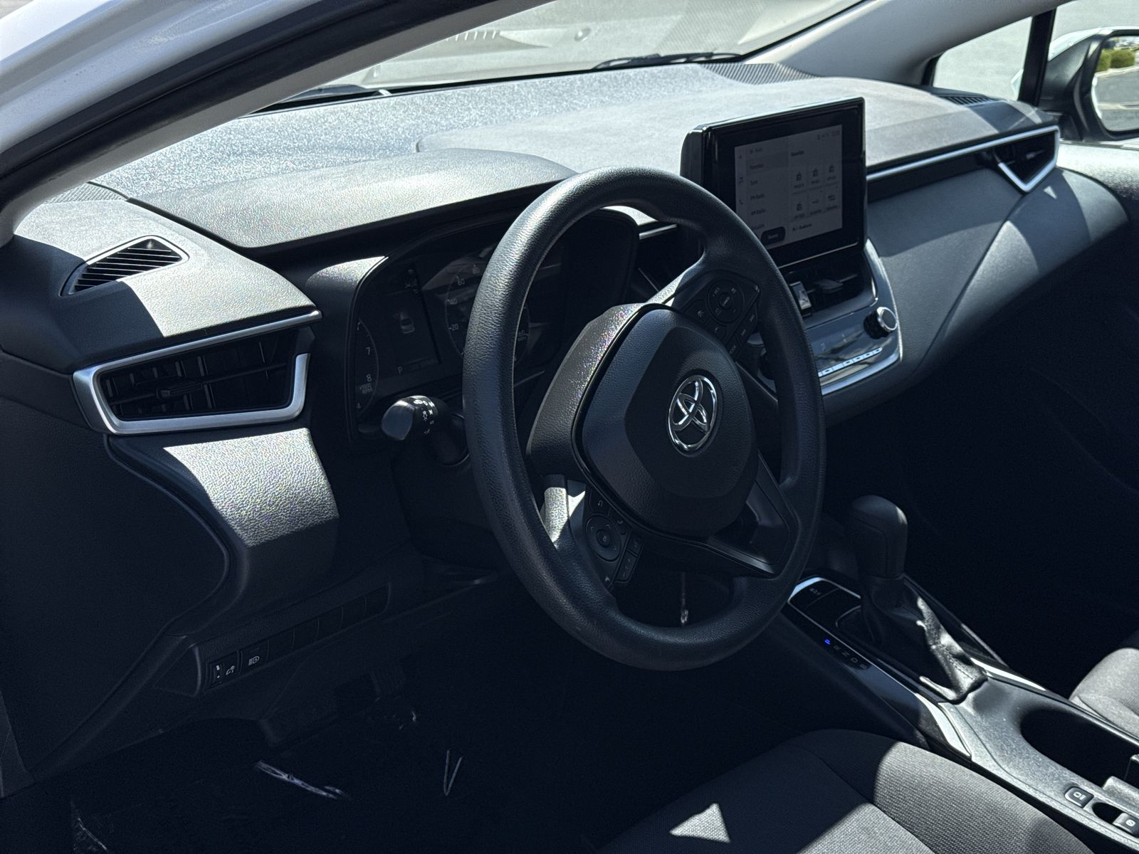 2023 Toyota Corolla LE photo 2
