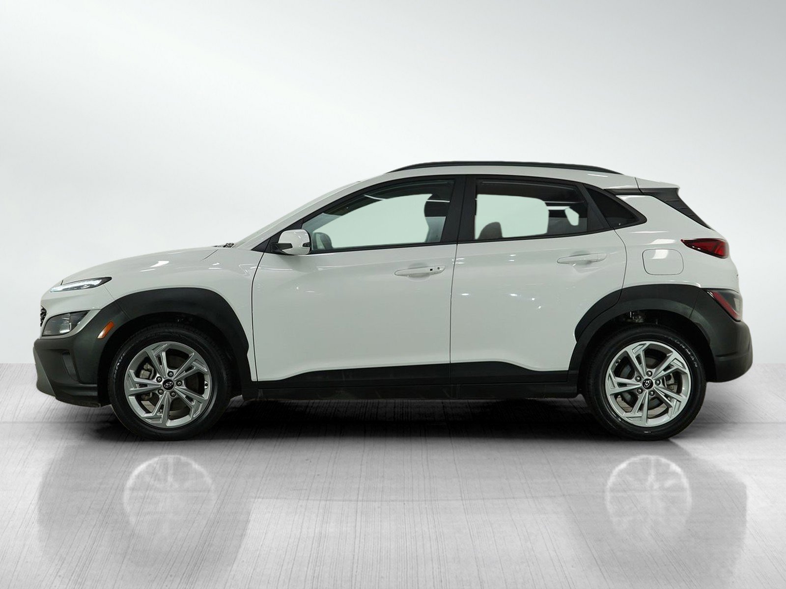 Used 2023 Hyundai Kona SEL with VIN KM8K6CAB6PU021958 for sale in Burnsville, Minnesota