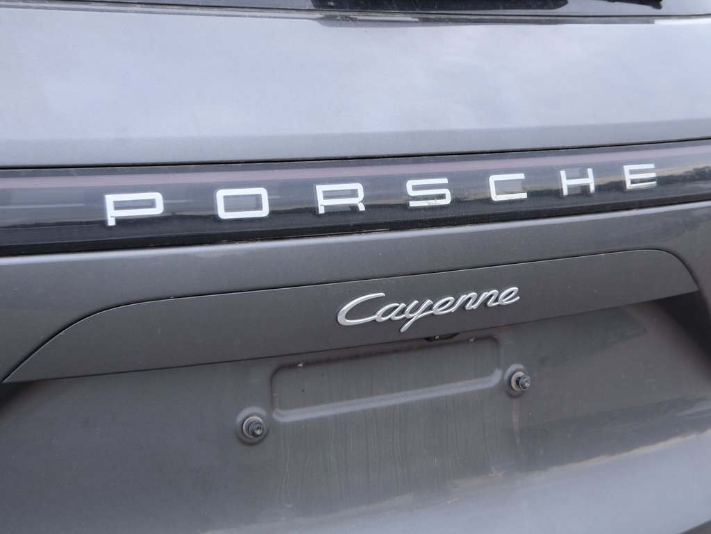 2020 Porsche Cayenne photo 15