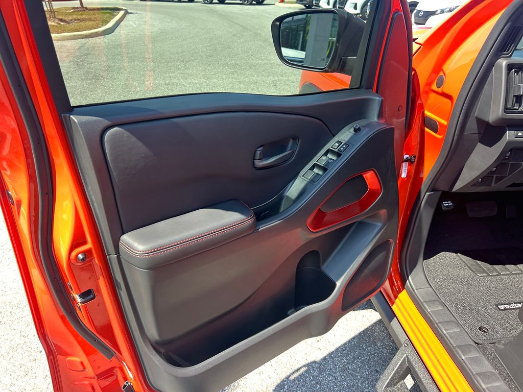 2026 Nissan Frontier PRO-X photo 11
