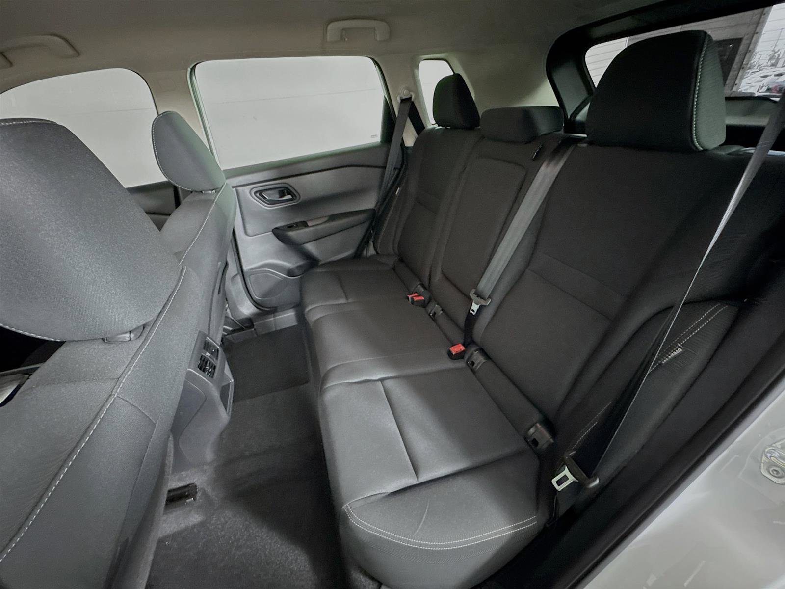 2025 Nissan Rogue S photo 15