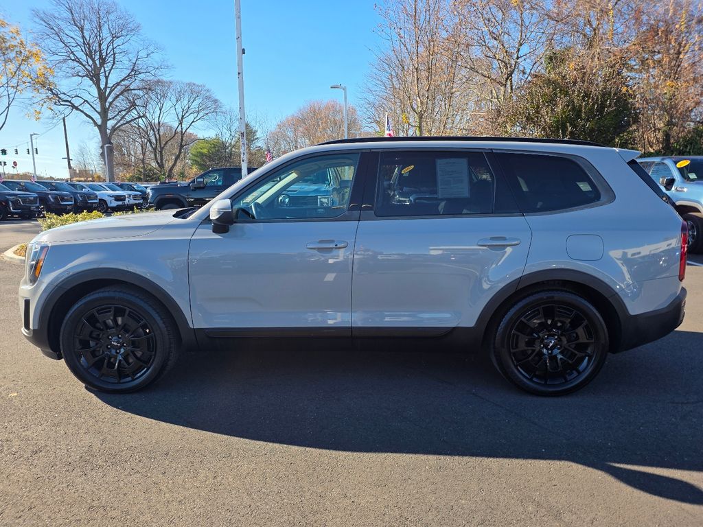 2022 Kia Telluride EX photo 2