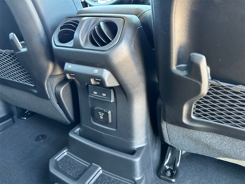 2025 Jeep Wrangler Sahara photo 17