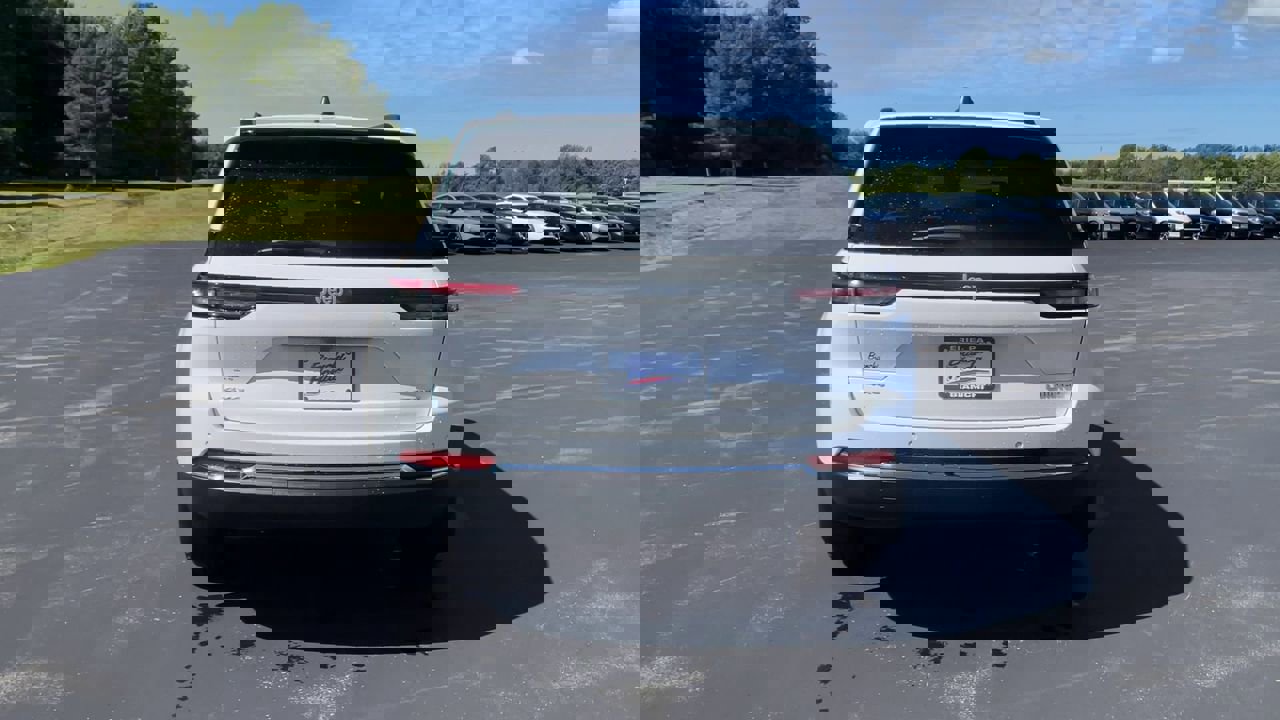 2024 Jeep Grand Cherokee Limited photo 4