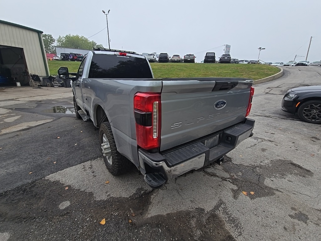 2024 Ford F-350 photo 5