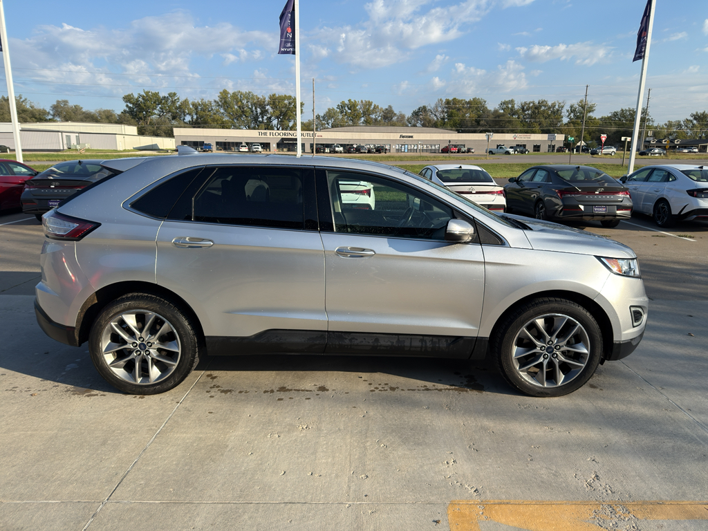 2017 Ford Edge Titanium photo 4