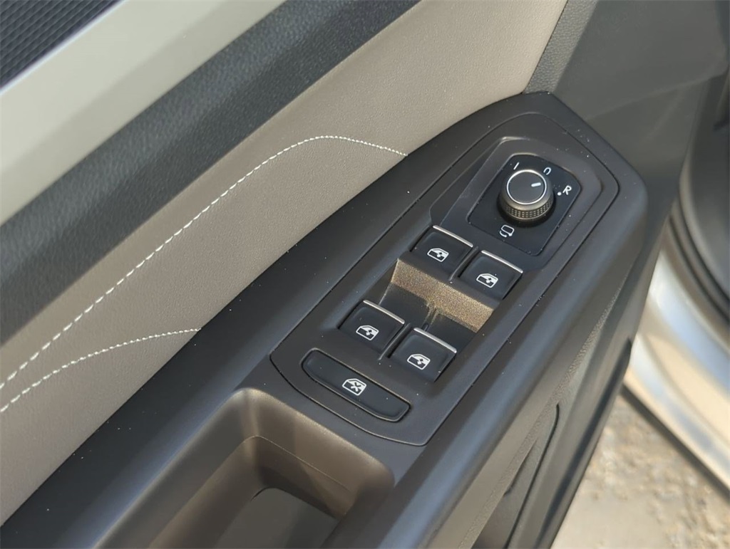 2022 Volkswagen Atlas V6 SEL Premium R-Line photo 18