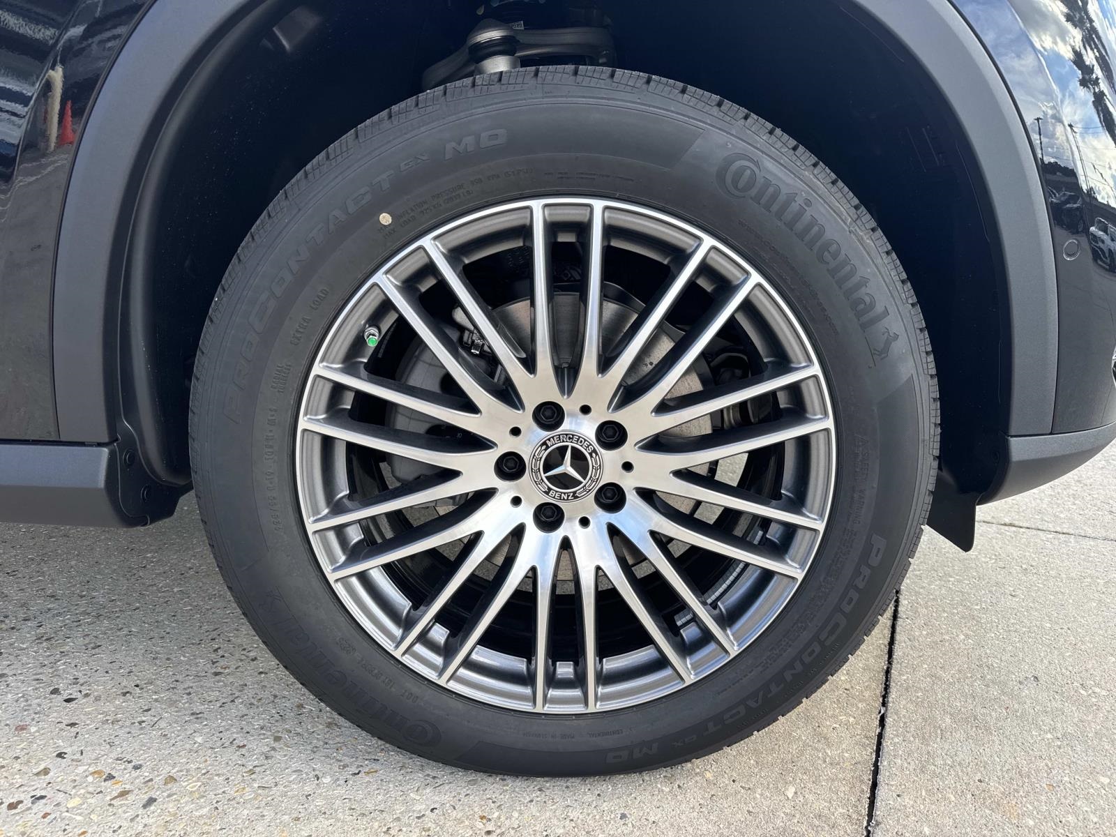 2026 Mercedes Benz GLC 300 4MATIC photo 2