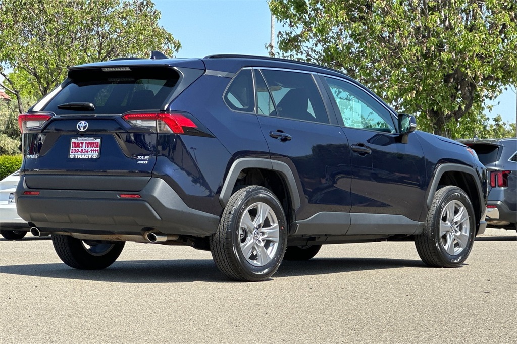 2024 Toyota RAV4 XLE photo 2