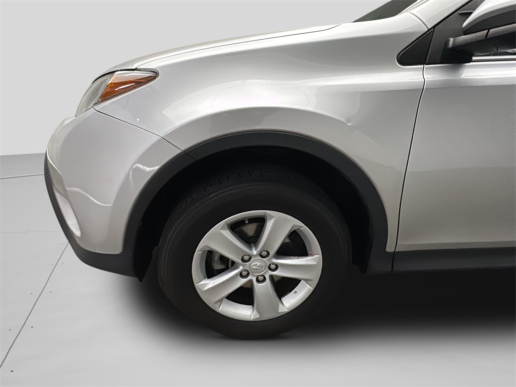 2014 Toyota RAV4 XLE photo 3